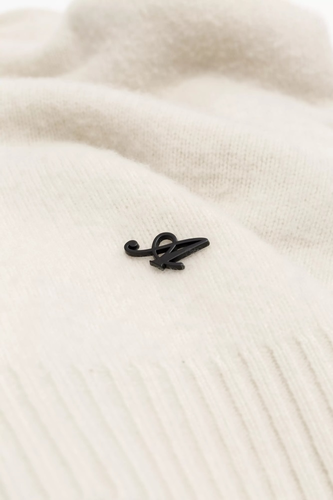 Signature-Pin Schwarz Axel Arigato