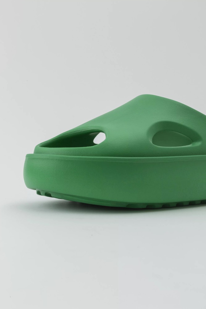 Axel Arigato Hellgrüne Magma-Sandalen