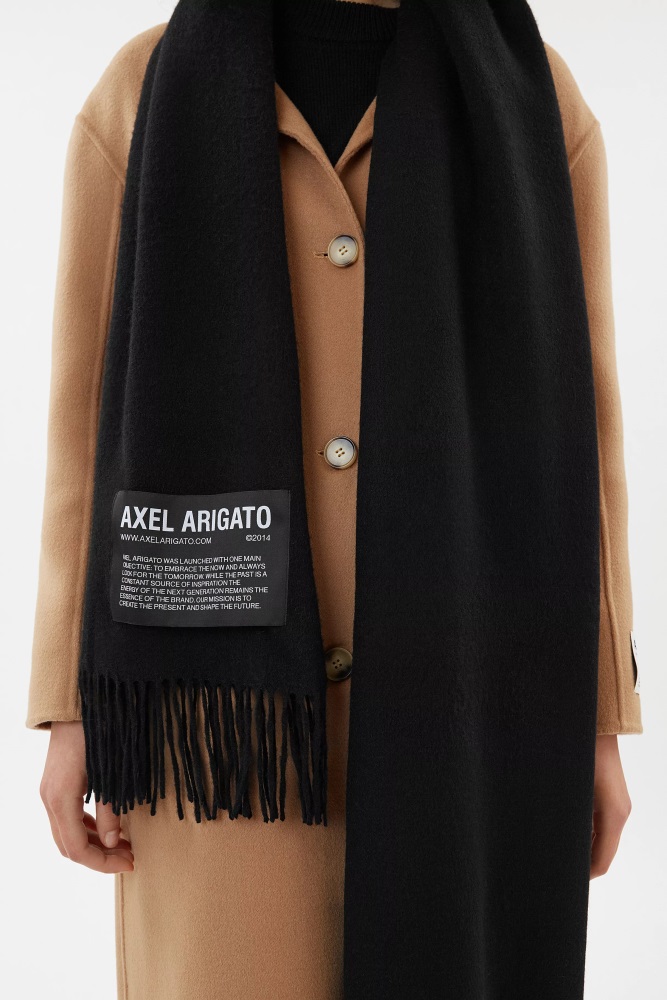 Logo B Bel Schal Schwarz Axel Arigato